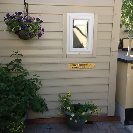 Riverside Haven Apartment
